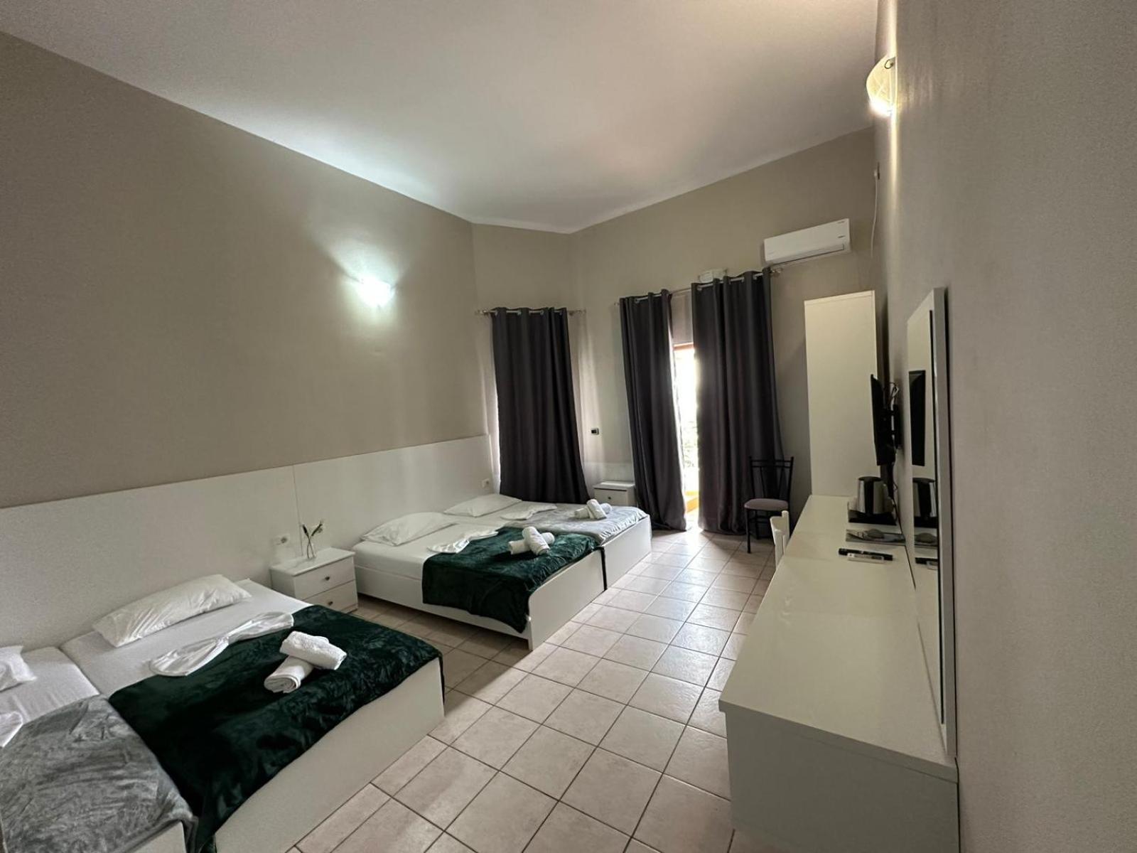 Hotel Ceka Саранда Экстерьер фото
